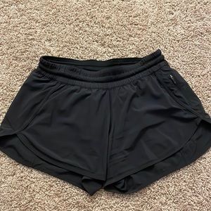 Lululemon Tracker Low Rise Lined Shorts 4”